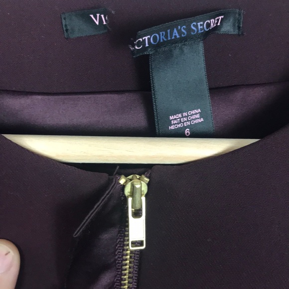 VICTORIA’S SECRET Maroon Blazer - Picture 2 of 4